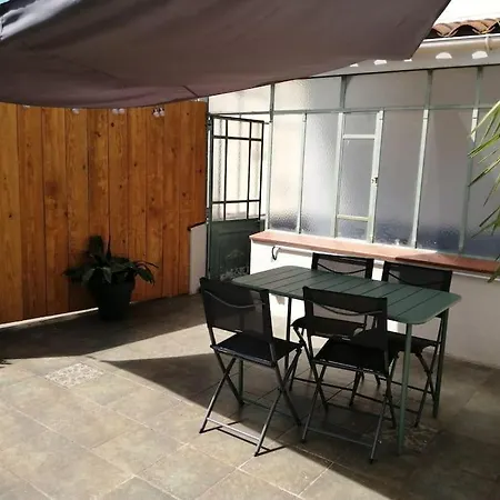 Apartment Lore Climatise Avec Terrasse Ortaffa